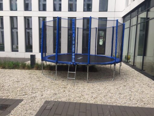 Trampolin mit Sicherheitsnetz