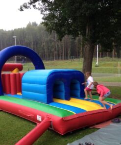 Aufblasbare Hindernisbahn