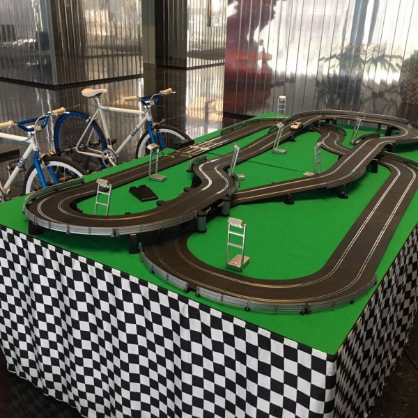 Bike Slotcarbahn mieten Carrera Bahn mit Fahrradantrieb