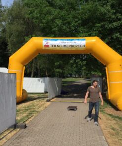 Torbogen Gelb Branding