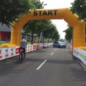 Torbogen Gelb Start