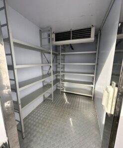 Tiefkühl-/Kühlanhänger innen